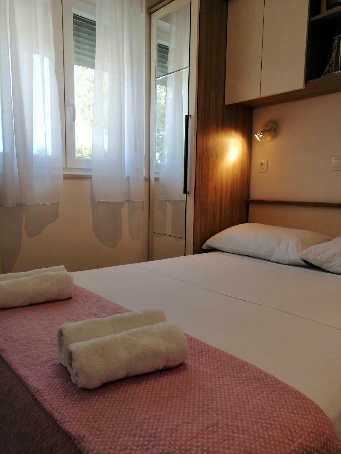 Holiday Home Perlica Marusici  ภายนอก รูปภาพ
